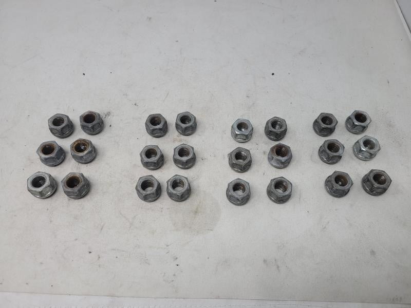2013 YUKON SET OF 24 OEM LUG NUTS 1018 - image 3
