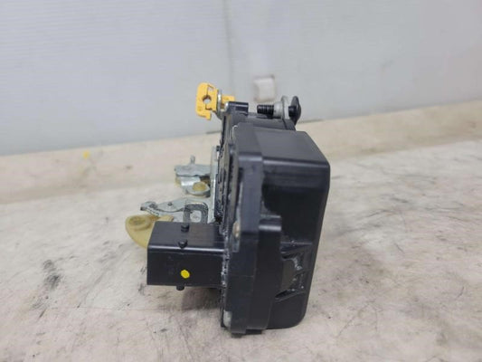 2005 CTS RH PASSENGER REAR DOOR LATCH LOCK AC 1122 - image 2