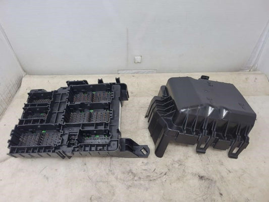 2019 ESCALAESV LH DASH JUNCTION BLOCK FUSE PANEL 84 1576 - image 2