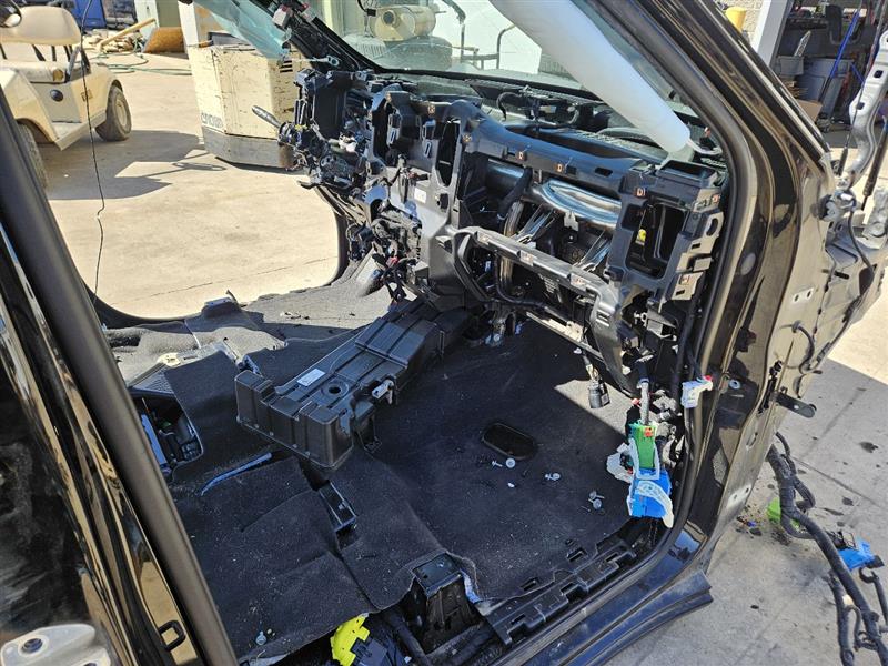 2020 SIERRA BLACK CAB MINOR DENTS NO FRONT RAILS 23787 - image 10