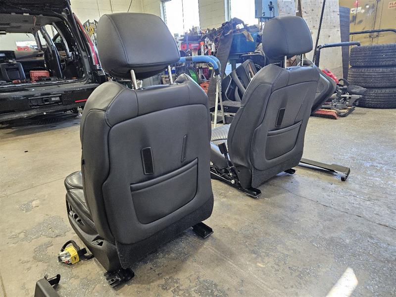 2017 ESCALADE FRONT BLACK SEATS PAIR W/LANE ASSIST 24239 - image 13