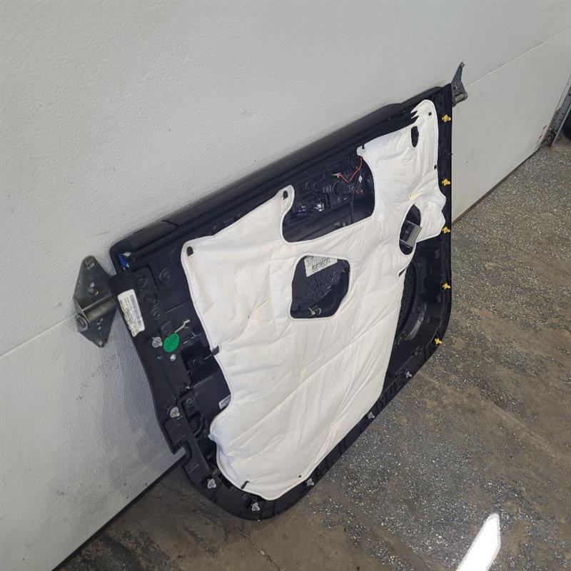 2017 ESCALADE RH FRONT DOOR TRIM PANEL BLACK 24244 - image 7