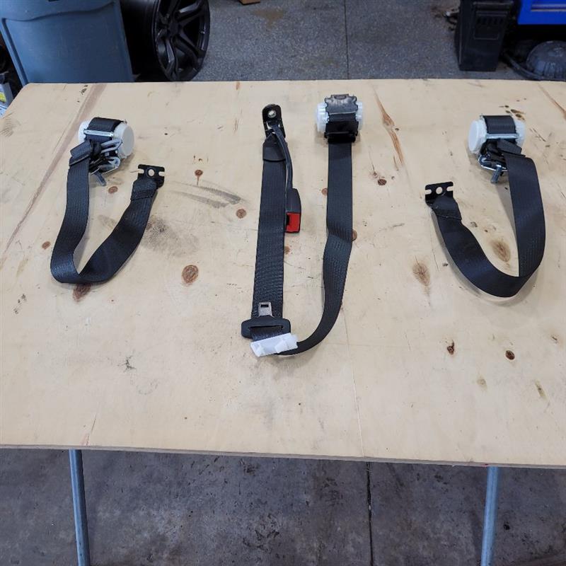 2018 SILVRDO15 2ND ROW SEAT BELT RETRACTORS BLACK 24755 - image 13
