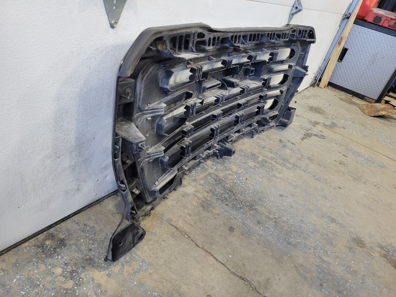 2021 SIERRA CARBON EDITION AT4 DARK CHROME GRILL 24993 - image 2