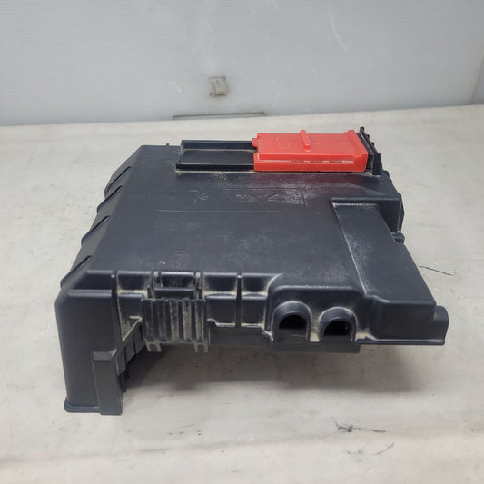 2019 SIERRA150 84493554 BATTERY FUSE BLOCK & LID 25099 - image 2