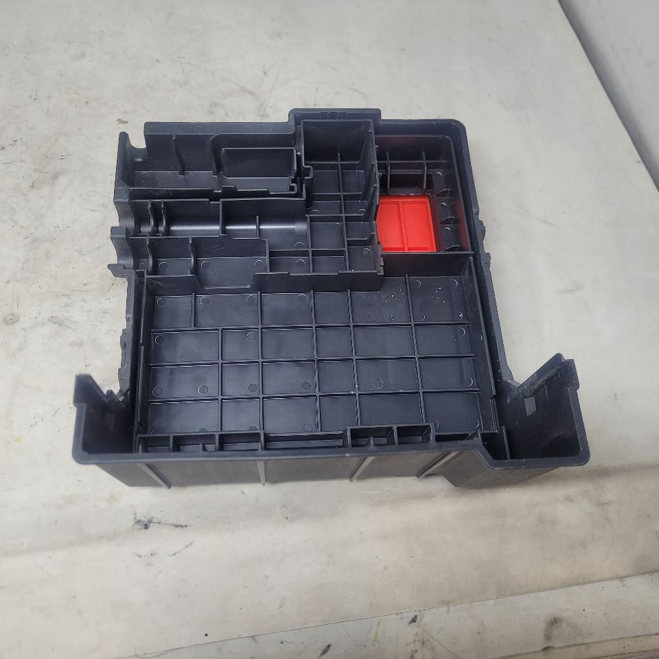 2019 SIERRA150 84493554 BATTERY FUSE BLOCK & LID 25099 - image 13