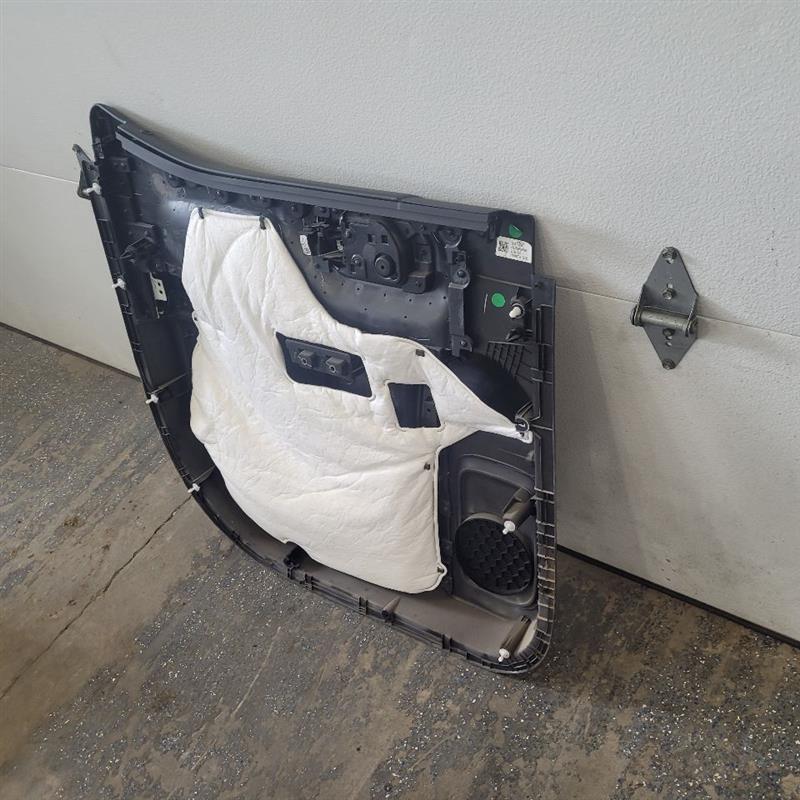2019 SIERRA150 RH CREW CAB REAR DOOR TRIM PANEL 25360 - image 8