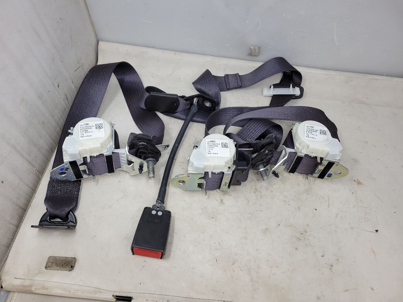 2017 SIERDEN15 REAR SEAT BELTS SET OF 3 BLACK 26314 - image 10