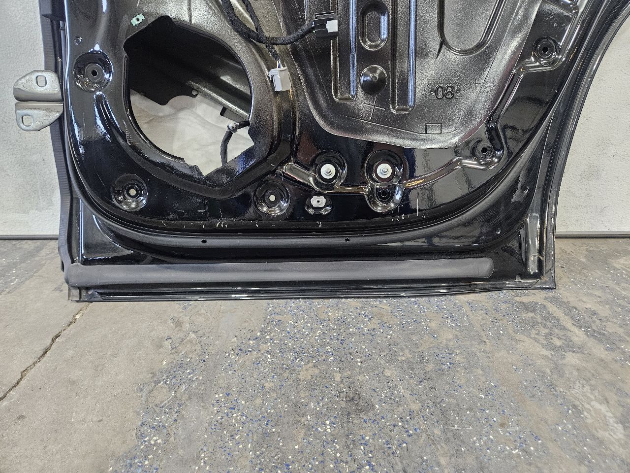 2016 ESCALADE RH PASSENGER REAR DOOR BLACK 000 26361 - image 13