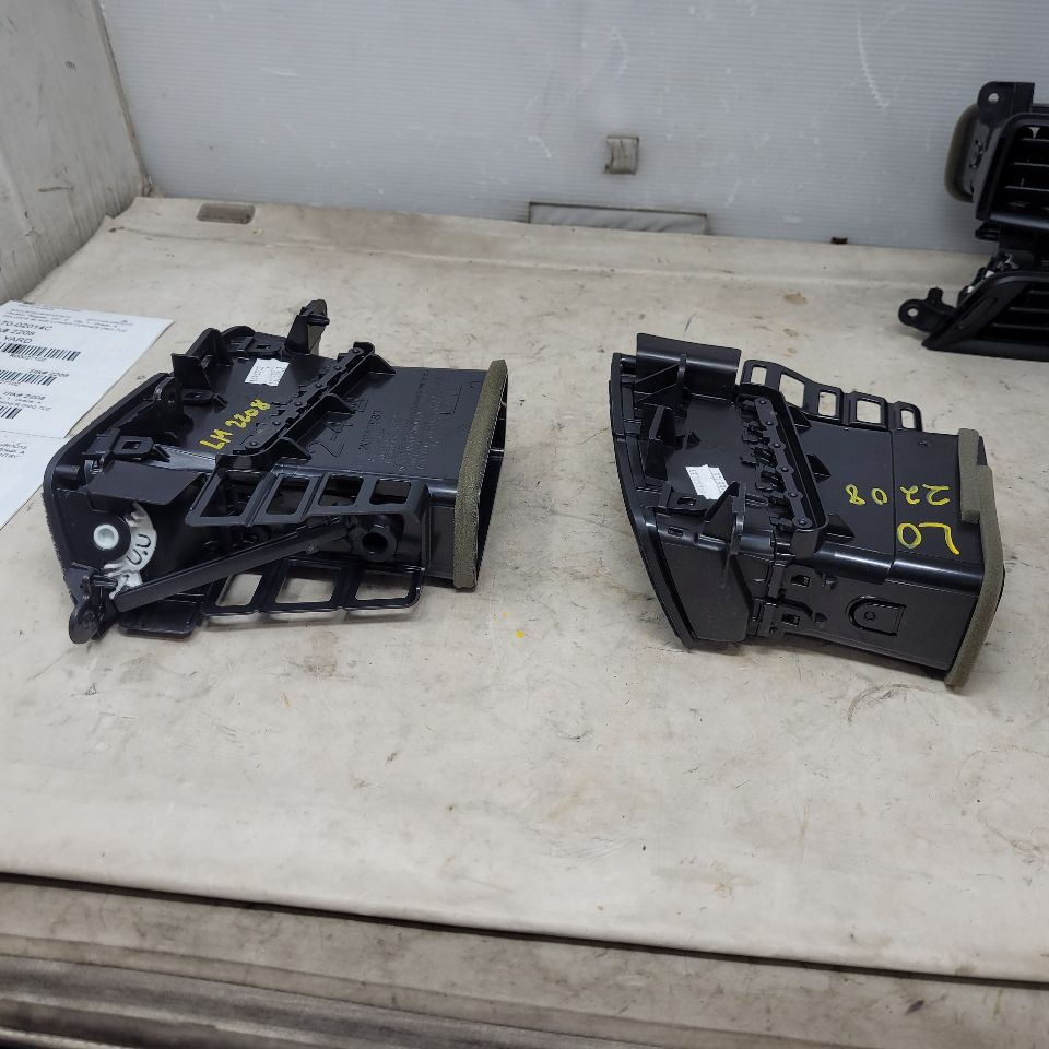2017 SILVRDO15 SET OF 4 DASH VENTS 27106 - image 17
