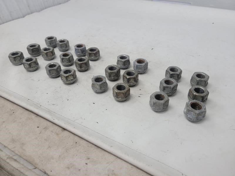 2013 YUKON OEM LUG NUTS SET OF 24 271 - image 4