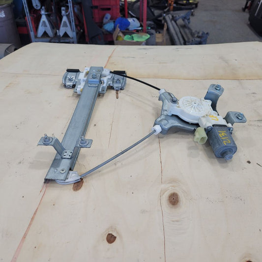 2014 ESCALADE LH REAR WINDOW REGULATOR & MOTOR 27512 - image 2