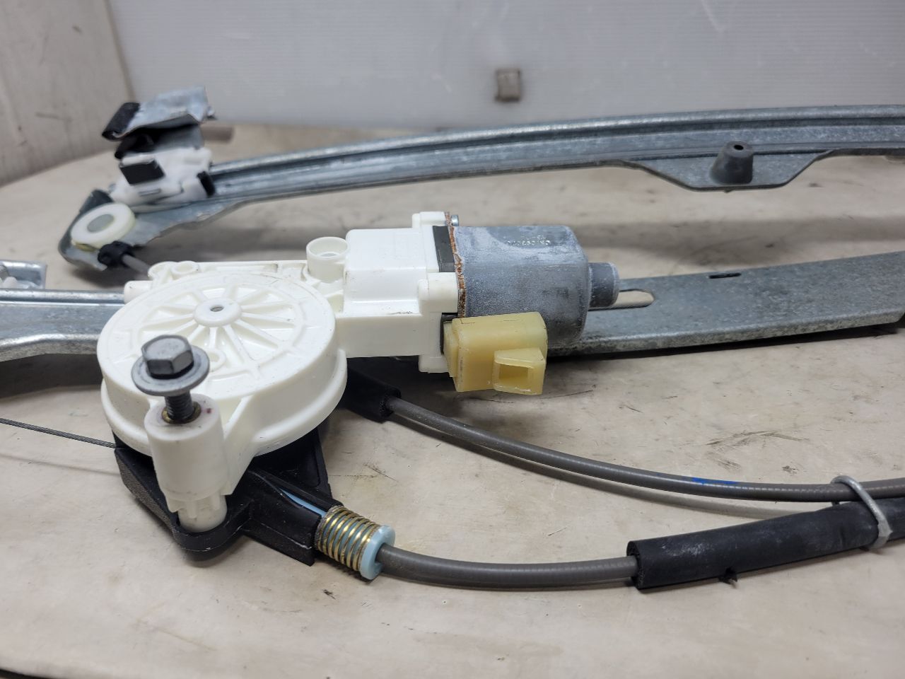 2013 ESCALAESV LH REAR WINDOW REGULATOR & MOTOR 27565 - image 12