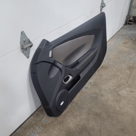 2014 CAMARO RH PASSEN DOOR PANEL SILVER ABL TRIM 28279 - image 2