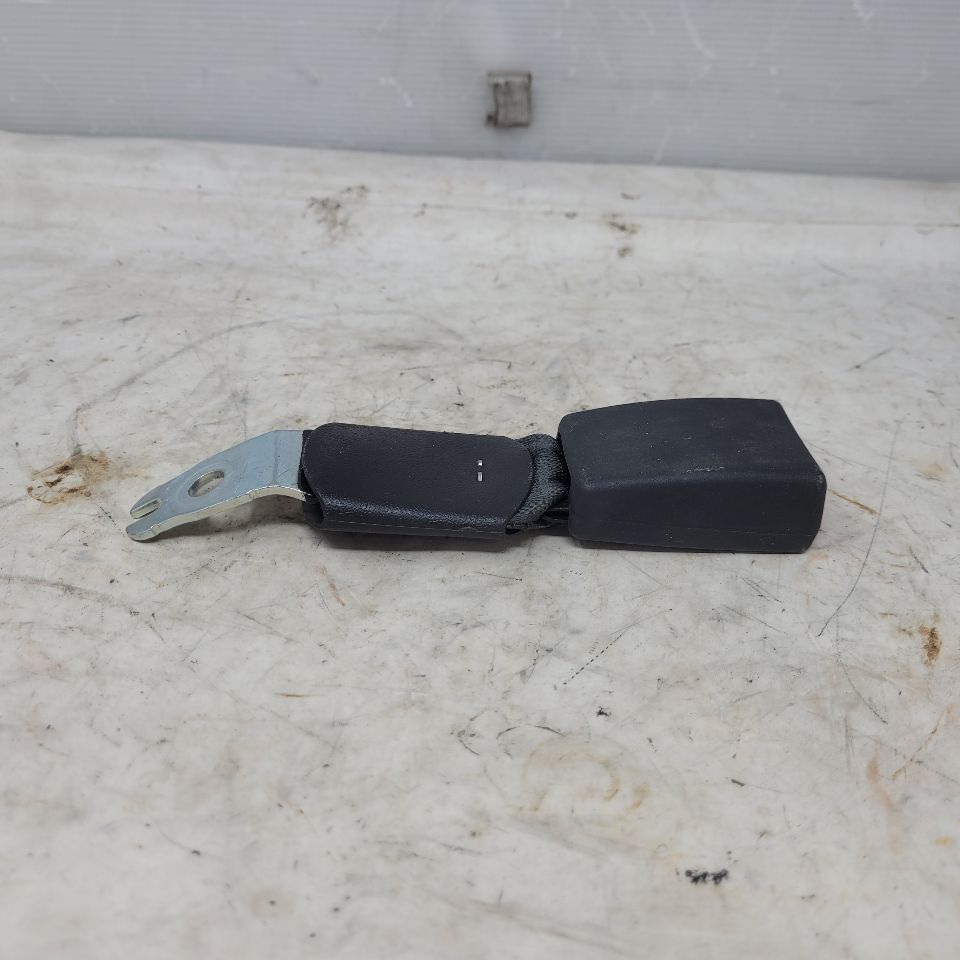 2020 CAMARO REAR SEAT BELT BUCKLE LH RH 84496659 28649 - image 8