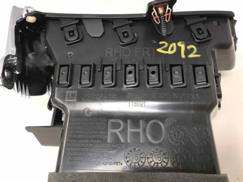 2017 ESCALADE RH OUTER DASH VENT 22946836 290 - image 5