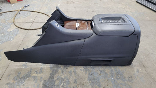 2019 ESCALADE FRONT CENTER CONSOLE BLACK 29210 - image 2