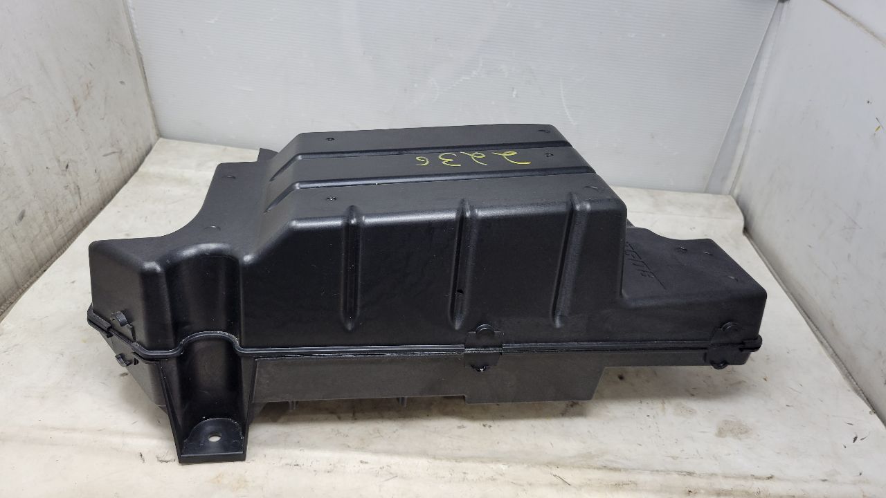 2019 ESCALADE CENTER CONSOLE BOSE SUBWOOFER 29225 - image 13