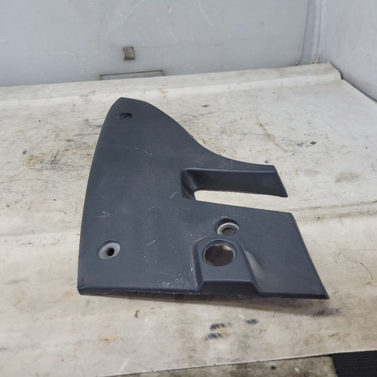 2018 CAMARO RH TAIL LAMP COVER FILLER PANEL TRIM 29324 - image 2