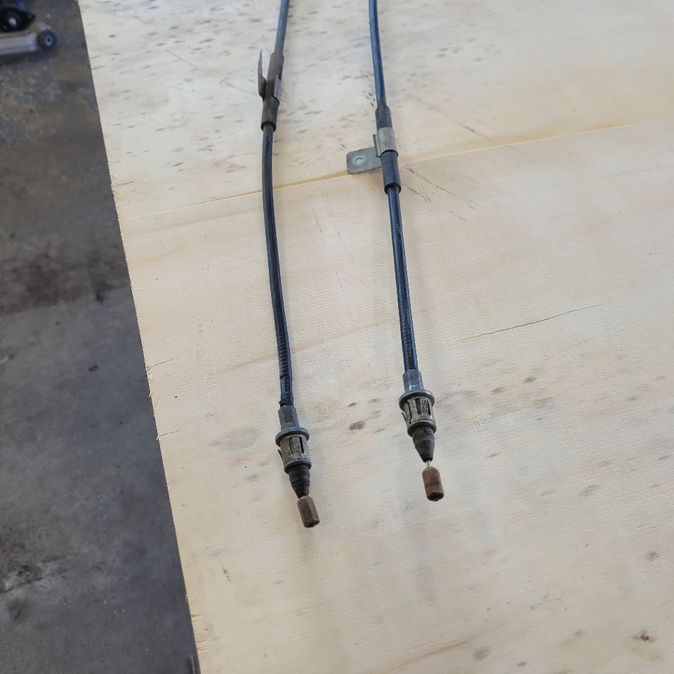 2000 CORVETTE REAR PARKING BRAKE CABLES PAIR 29499 - image 6