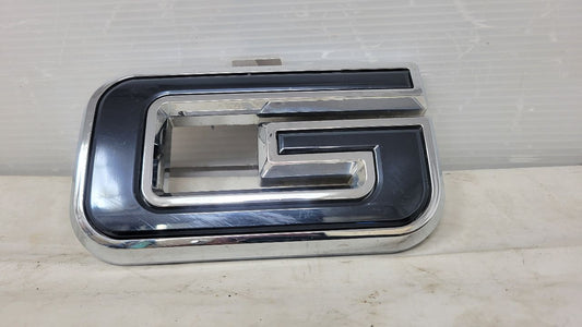 2023 SIERDEN15 "G" FROM GMC FRONT GRILLE EMBLEM 29767 - image 2