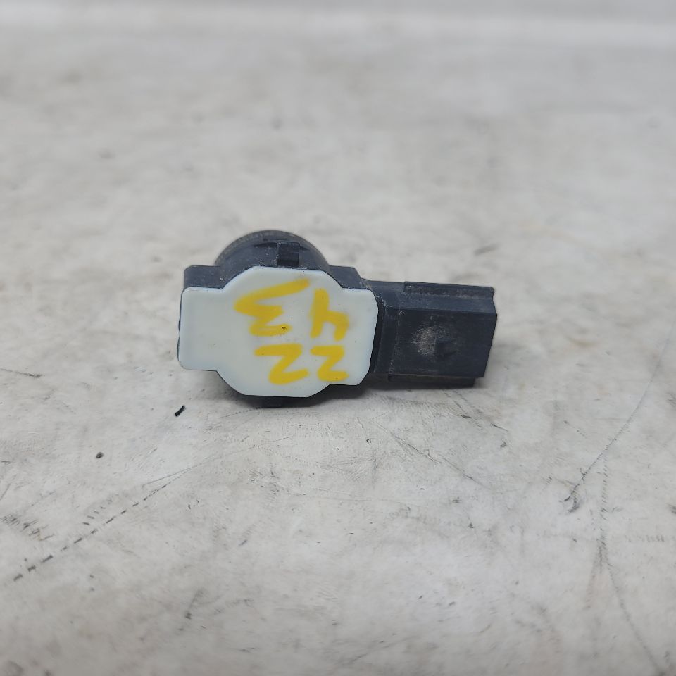 2018 CAMARO OEM PARK SENSOR HYPER BLUE 23262165 29854 - image 6