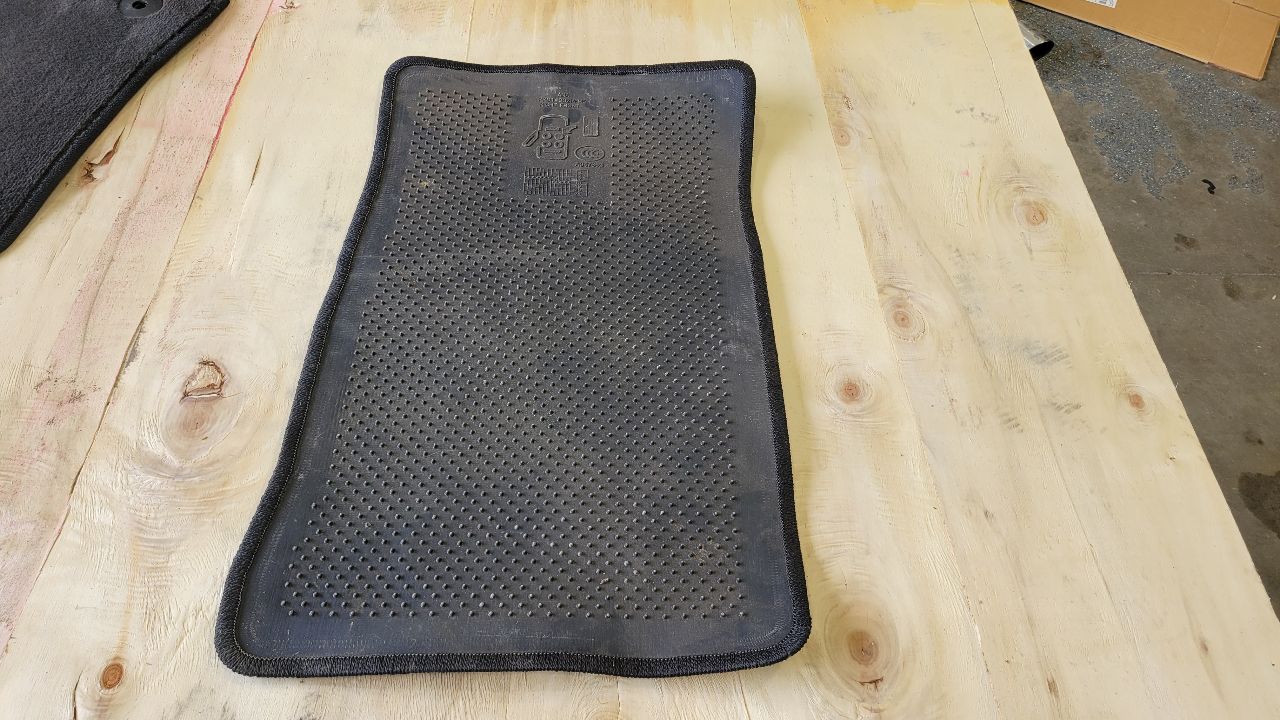 2018 CAMARO OEM FRONT BLACK CARPET FLOOR MATS 29867 - image 10