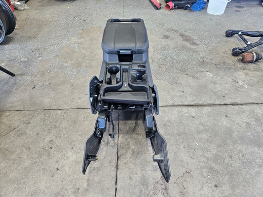 2023 SIERRA150 AT4X CENTER CONSOLE WITH SHIFTER 30043 - image 2