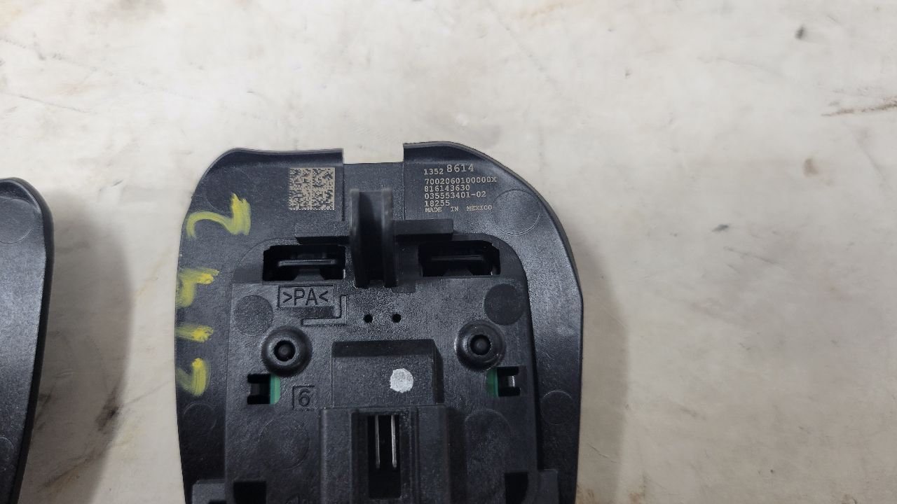 2019 SIERRA150 VOLUME & FAVORITE BUTTONS 13528614 30305 - image 9