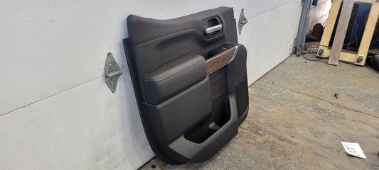 2019 SILVRDO15 LH REAR DOOR PANEL TRIM HC CREW CAB 30349 - image 2