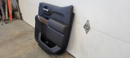 2019 SILVRDO15 RH REAR DOOR PANEL TRIM HC CREW CAB 30350 - image 2