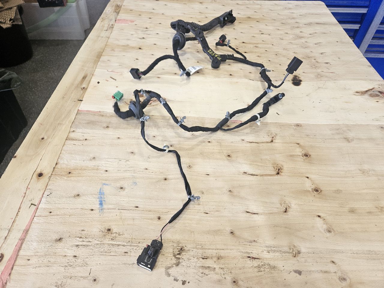 2019 SILVRDO15 LH DRIVER REAR DOOR WIRING 84512966 30491 - image 6