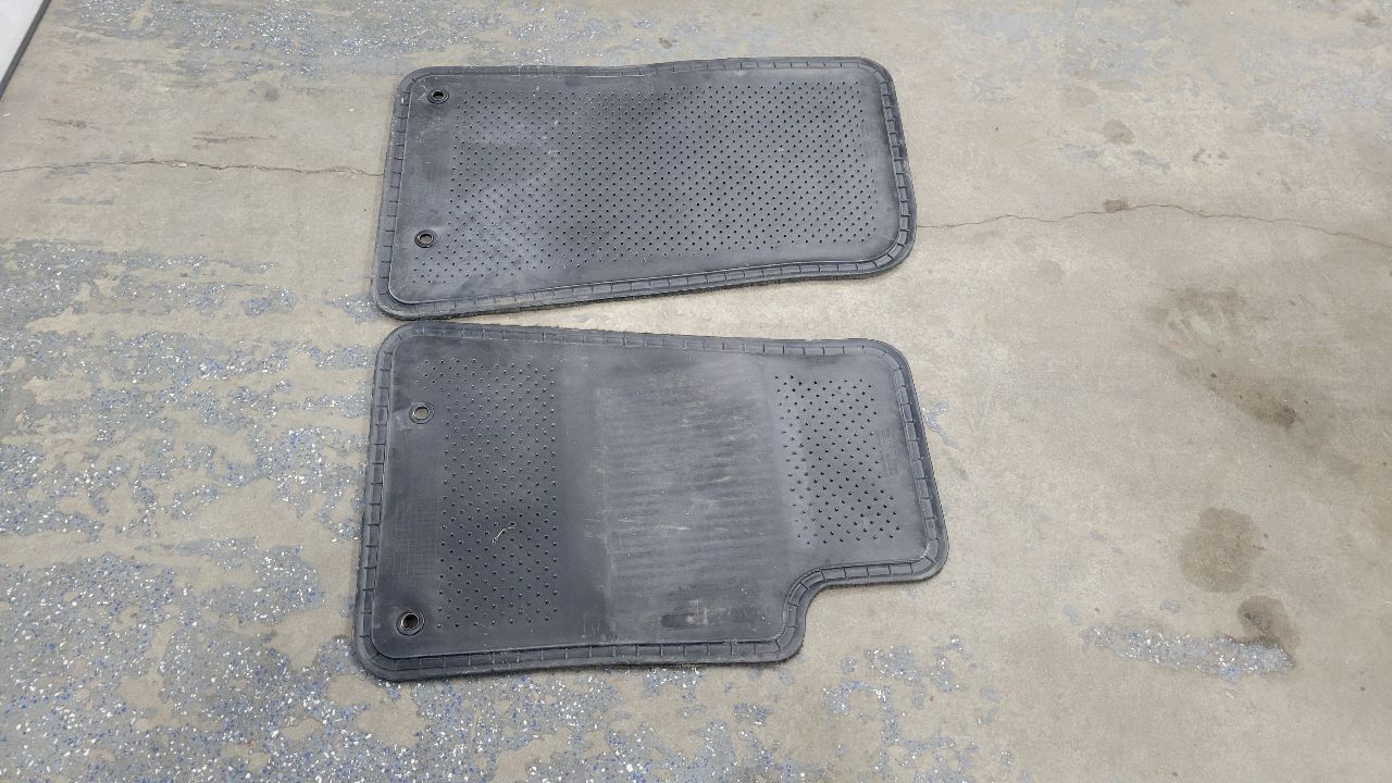 2013 CAMARO OEM FRONT FLOOR MATS BLACK CARPET 30901 - image 8