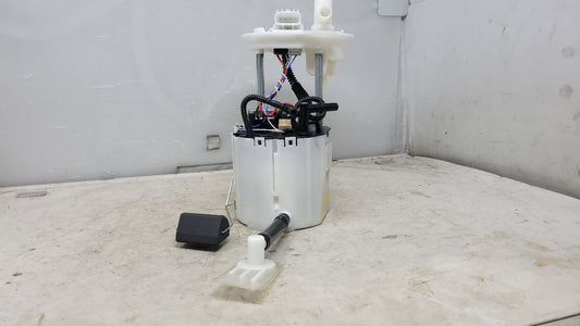 SS 1LE FUEL PUMP 28K MILES 84244659 30997 - image 2