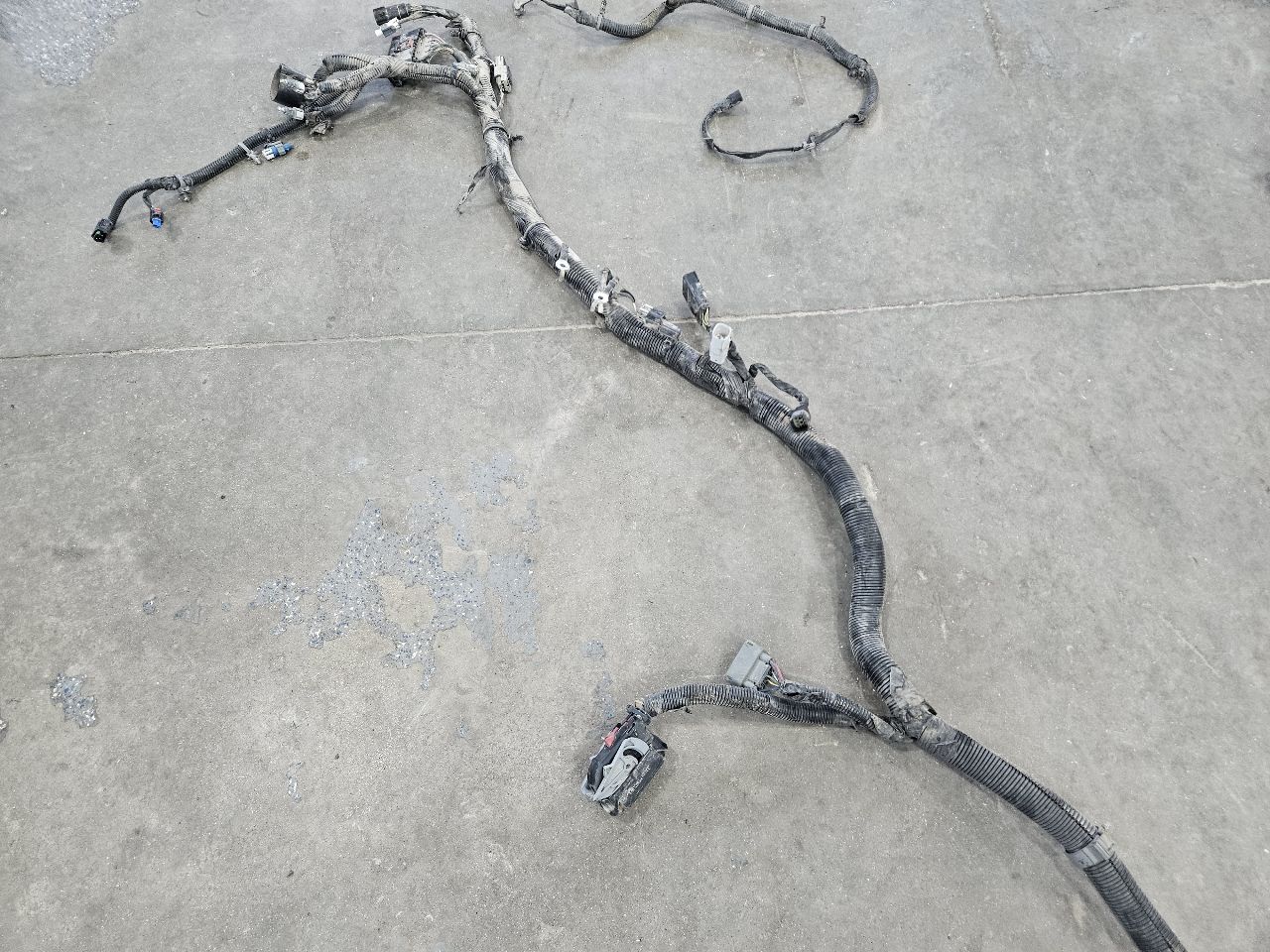 2020 SILVRDO15 CHASSIS FRAME HARNESS 4WD 84765037 31124 - image 15
