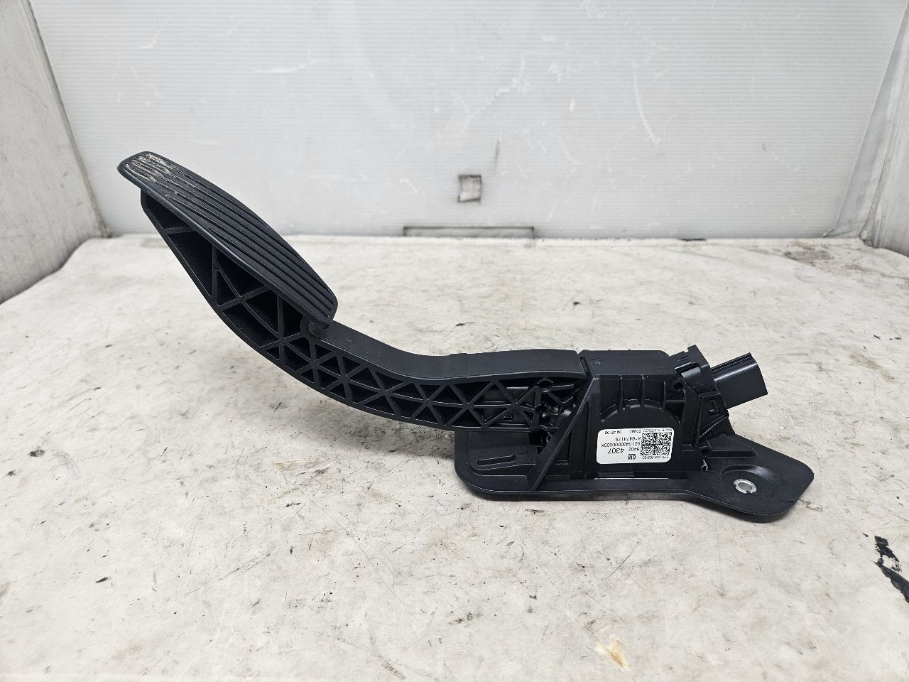 2020 SILVRDO15 GAS PEDAL THROTTLE POSITION 84024307 31424 - image 6