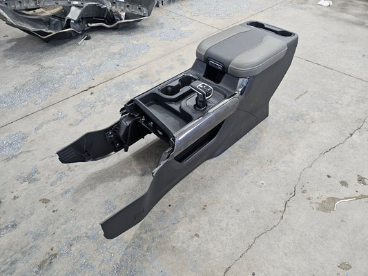 2024 SILVRDO15 ZR2 CENTER CONSOLE BLACK & GREY 31846 - image 2