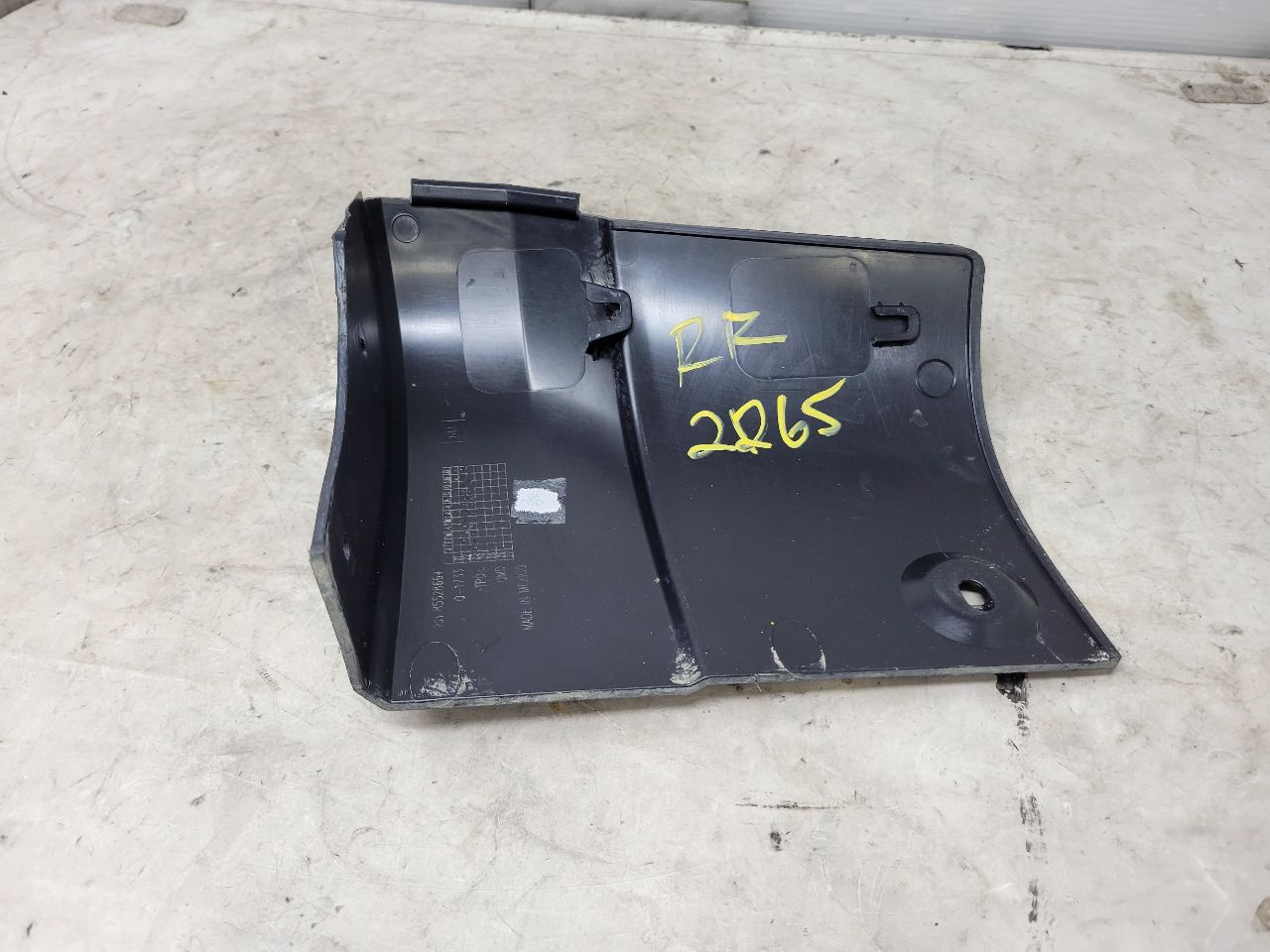 2024 SILVRDO15 RH REAR BED SPLASH GUARD 85528664 31897 - image 7