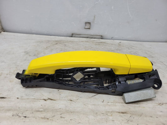 2010 CAMARO RH DOOR HANDLE W/BRACKET YELLOW 32005 - image 2