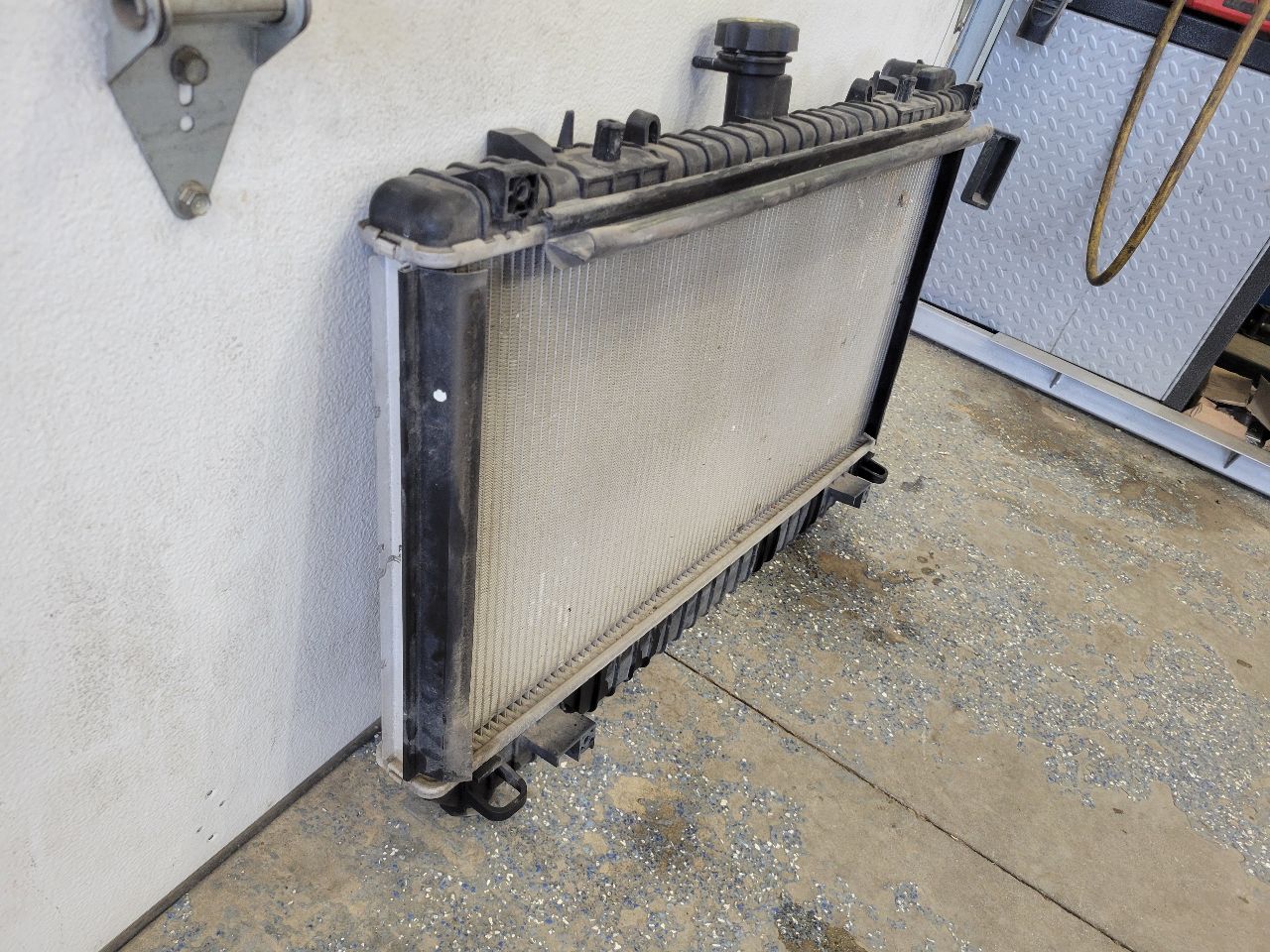 2010 CAMARO 6.2L SS RADIATOR 26K MILES 32042 - image 17