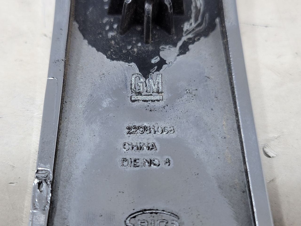 2020 ESCALAESV INSERT W/SCREWS GOOD CONDITION 32093 - image 10