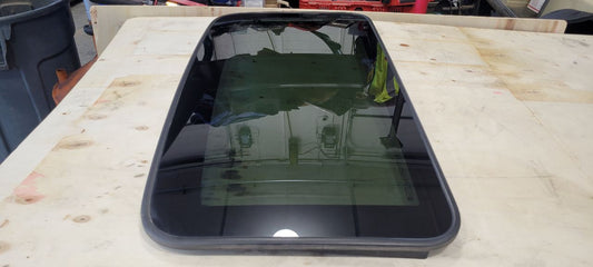 2020 ESCALAESV OEM SUN MOON ROOF GLASS ONLY 32129 - image 2
