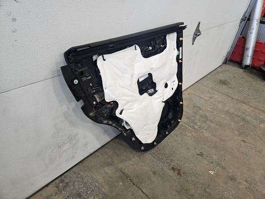 2019 ESCALADE REAR RH DOOR TRIM PANEL BLACK BROWN 32290 - image 2