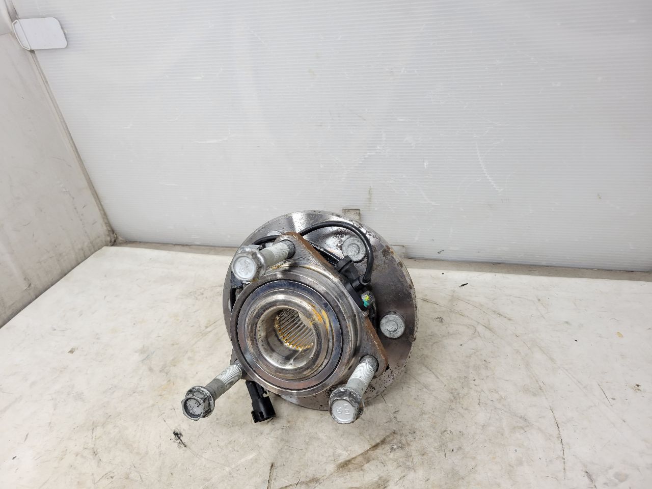 2019 ESCALADE OEM 4WD FRONT WHEEL HUB BEARING 22K 32332 - image 11