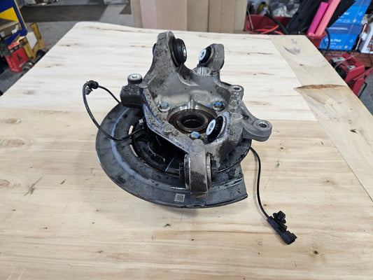 2019 CAMARO RH PASSENGER REAR SPINDLE SS 1LE 19K 32475 - image 2