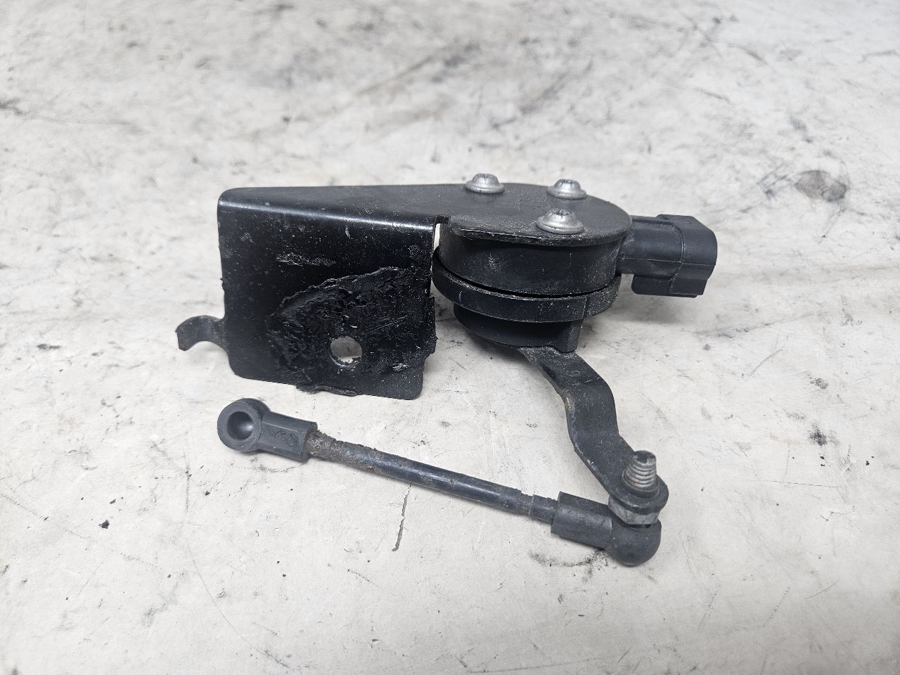2019 ESCALADE RH REAR RIDE HEIGHT SENSOR 23152101 32580 - image 10