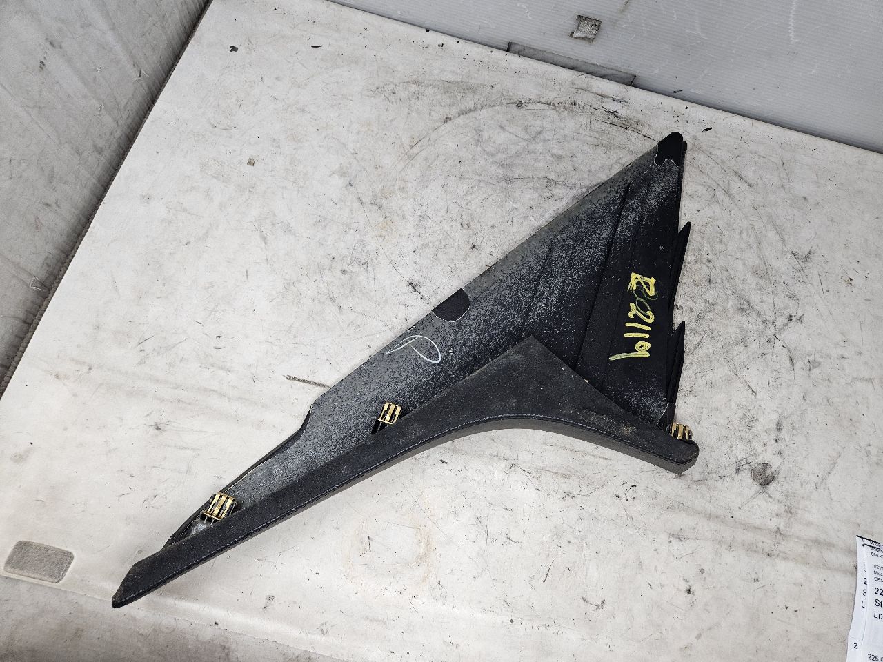 2018 ESCALAESV CENTER CONSOLE RH UPPER TRIM BLACK 32592 - image 8