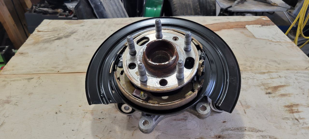 2017 CAMARO LH DRIVER REAR SPINDLE & HUB 48K 32624 - image 11