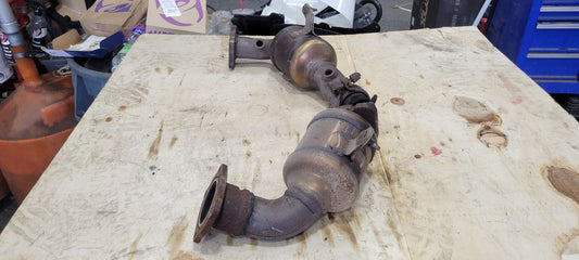 2017 CAMARO OEM 6.2L EXHAUST Y PIPE PAIR 48K MI 32638 - image 2