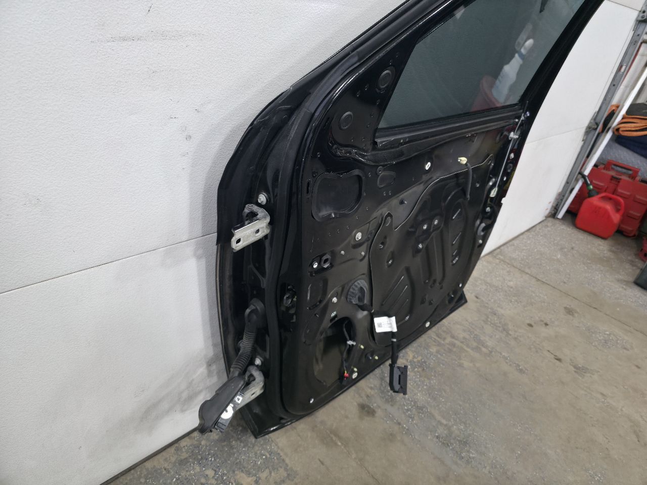 2022 SILVRDO15 RH FRONT DOOR BLACK GBA 000 32802 - image 18